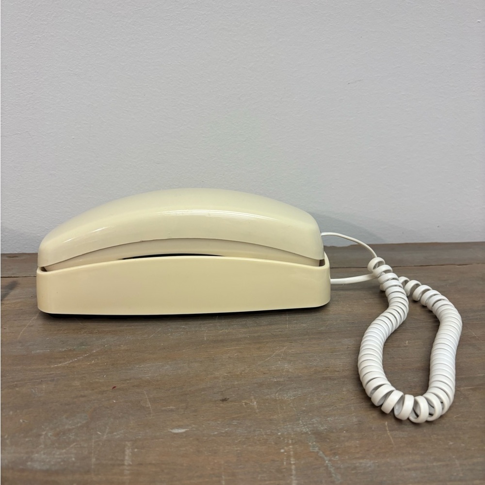 Vintage Corded Wall Phone AT&T 210
Model Cream